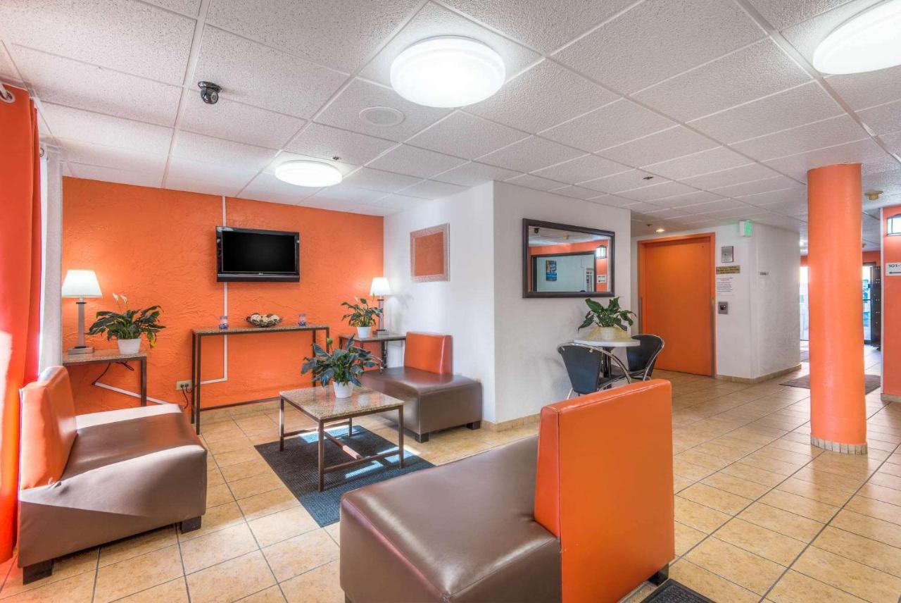 Motel 6-Bridgeview, Il Esterno foto