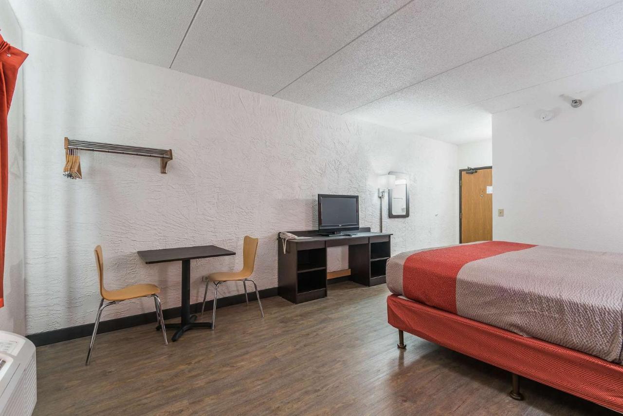 Motel 6-Bridgeview, Il Esterno foto