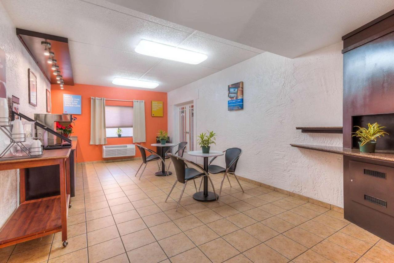 Motel 6-Bridgeview, Il Esterno foto